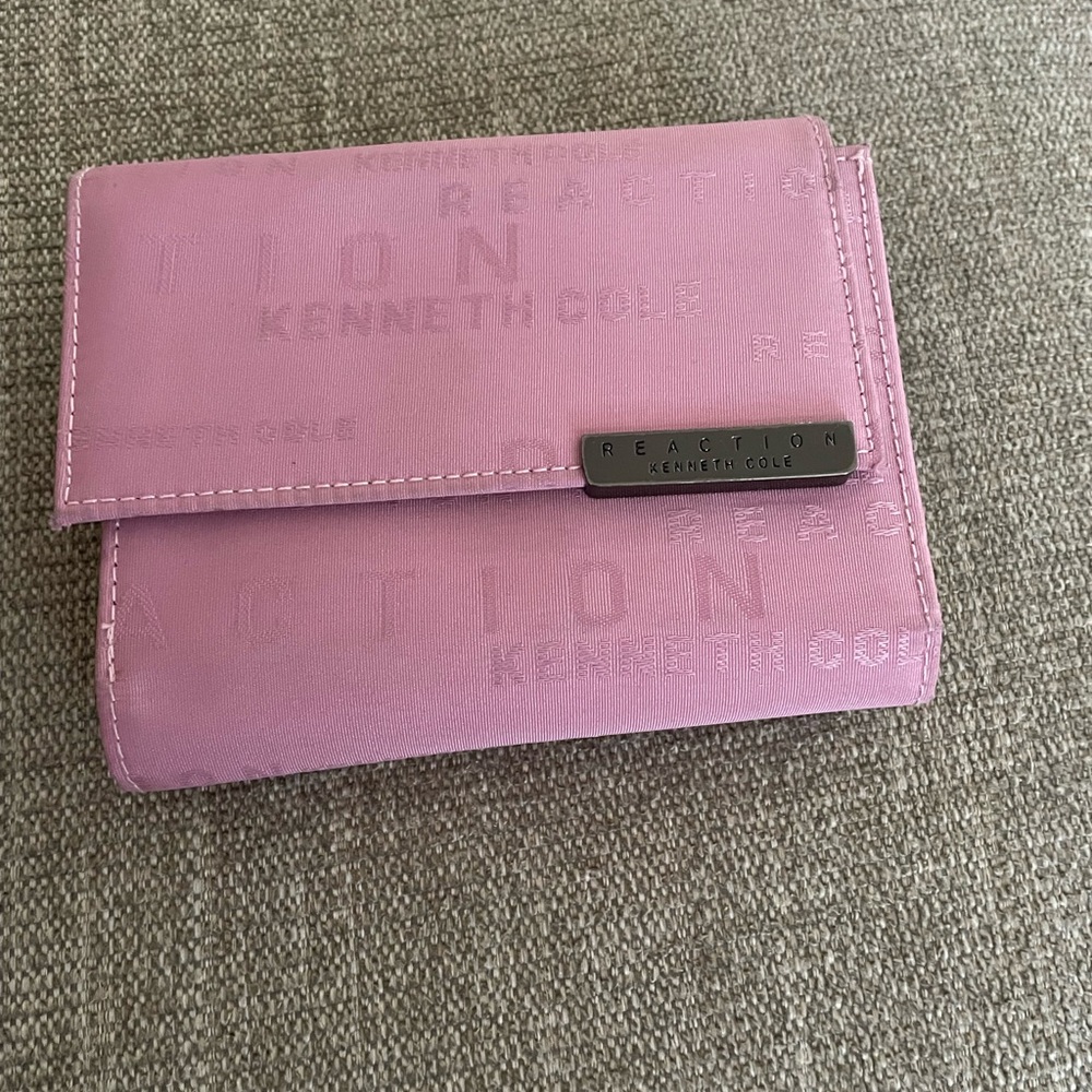 Kenneth Cole Reaction Blush Pink Wallet